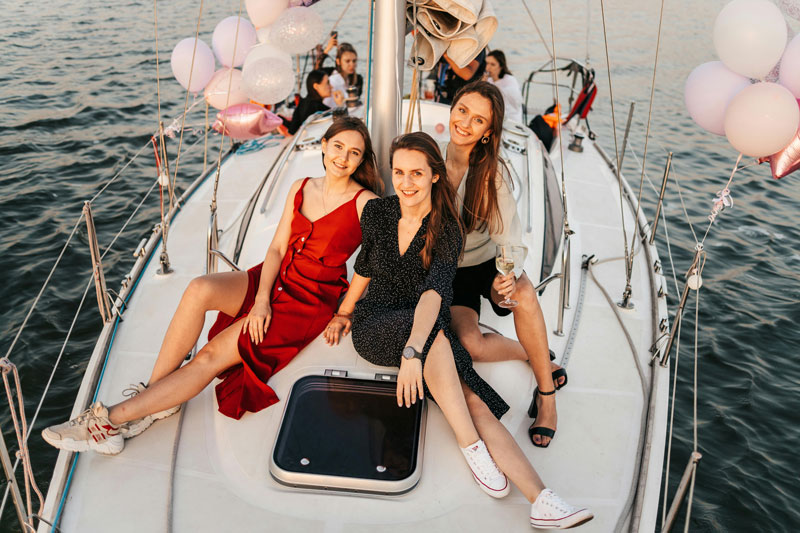 Bachelorette Party in yacht Ibiza