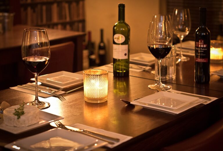 bistro, wine, romantic-2594762.jpg